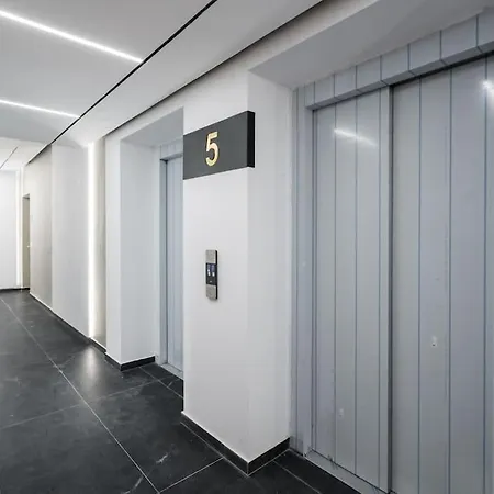 Tribal 1br In Aviatiei Bukarest